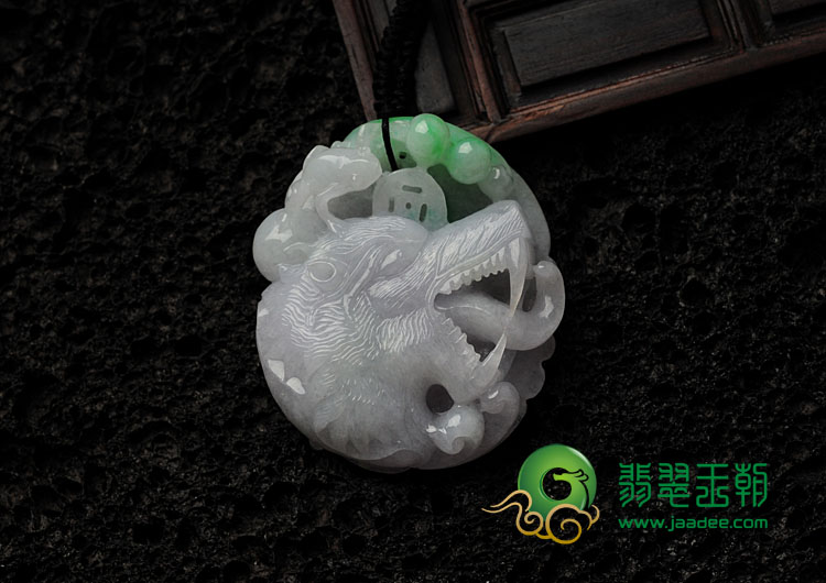糯冰种春带彩缅甸翡翠王者之风挂件