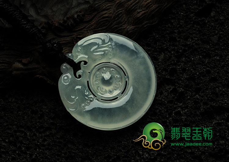 冰玻种晴水缅甸翡翠双龙戏珠挂件