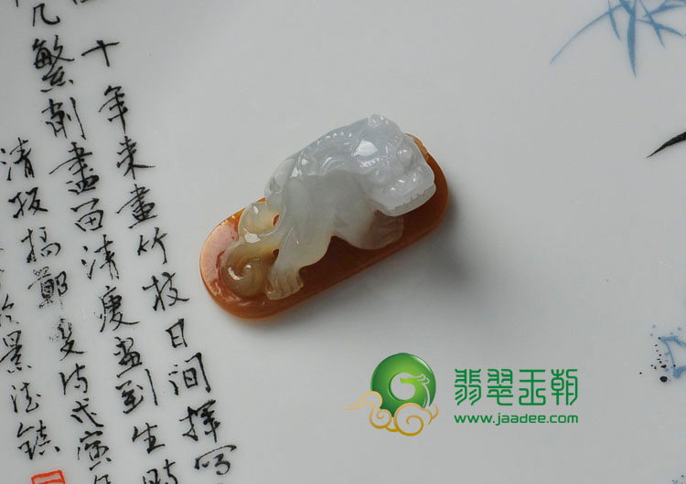 糯冰种黄翡缅甸翡翠貔貅挂件