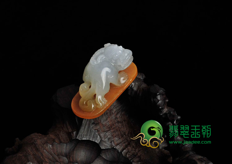 糯冰种黄翡缅甸翡翠貔貅挂件
