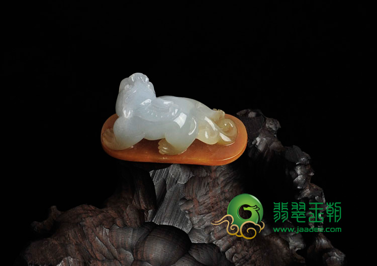 糯冰种黄翡缅甸翡翠貔貅挂件