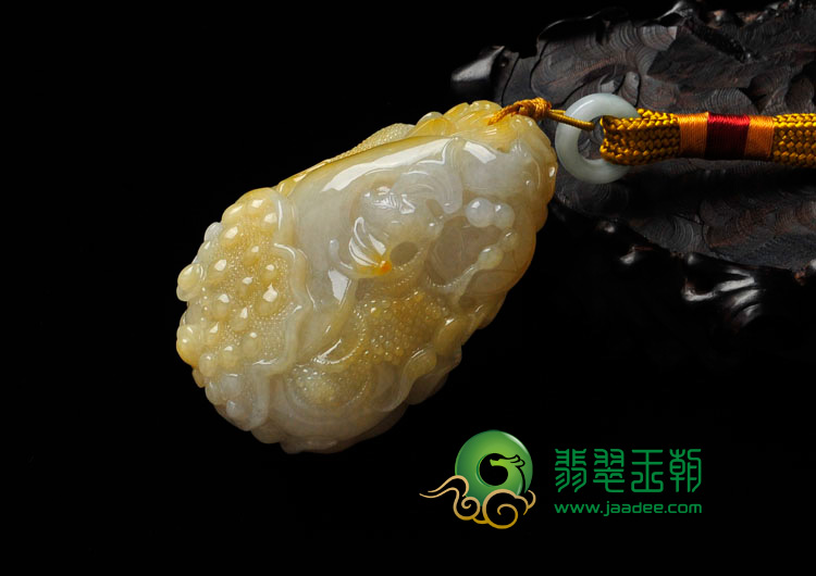 糯冰种淡黄翡缅甸翡翠“子母貔貅”手玩件
