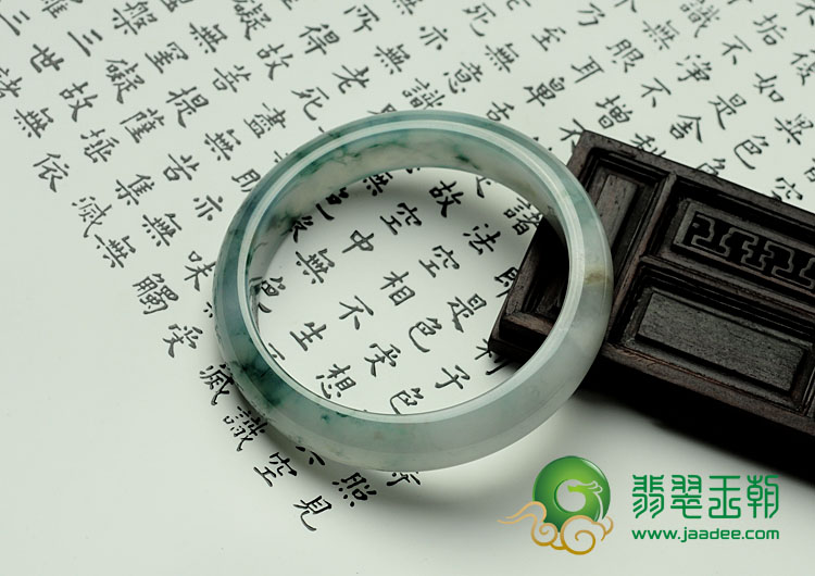 冰种飘花缅甸翡翠手镯（55.3）