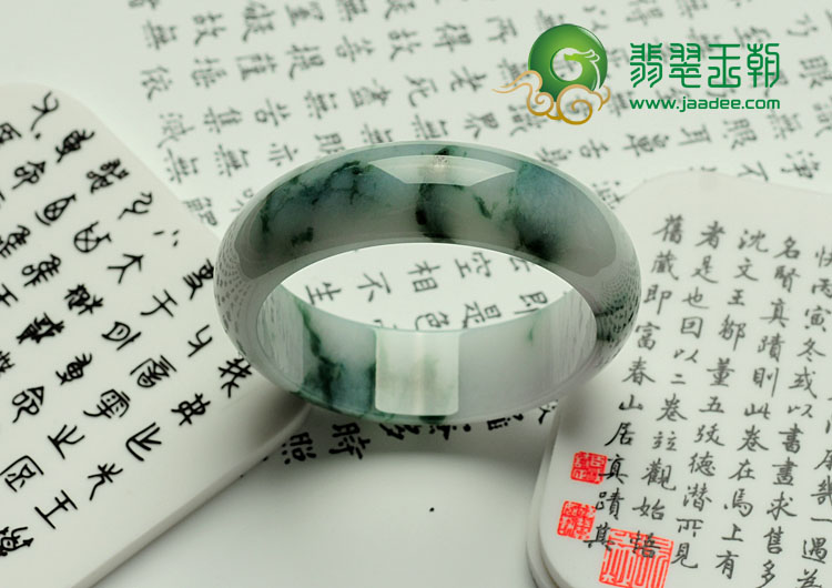 糯冰种飘花缅甸翡翠手镯（56.4）