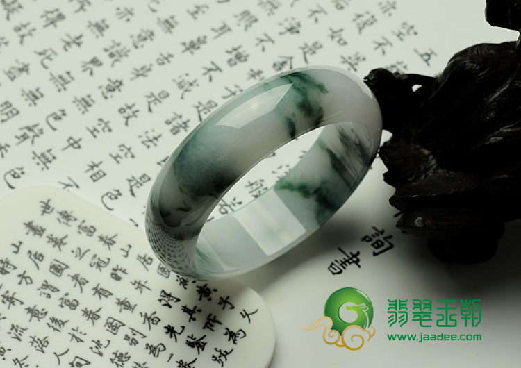 糯冰种飘花缅甸翡翠手镯（56.4）