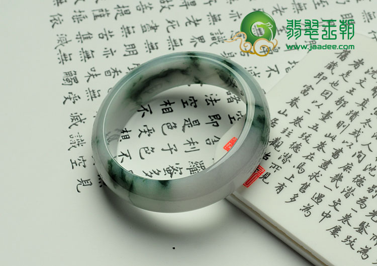 糯冰种飘花缅甸翡翠手镯（56.4）