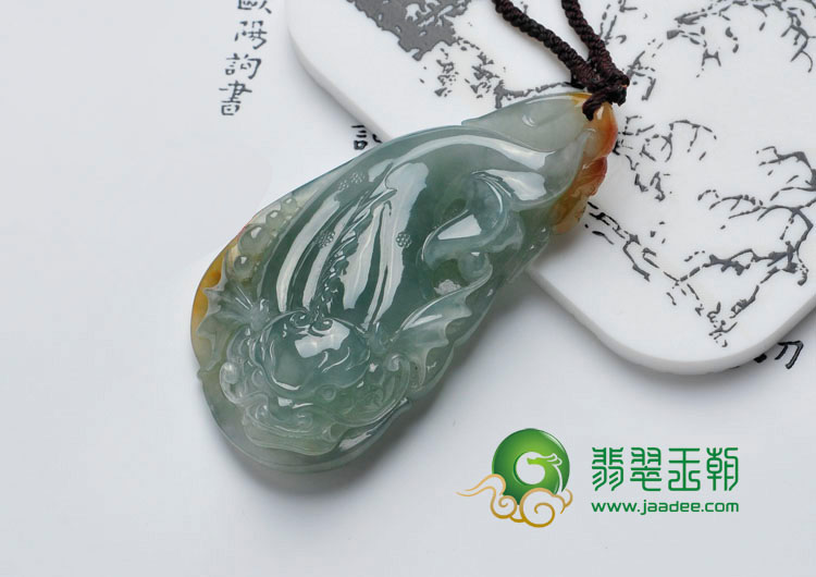 冰种晴水带黄翡缅甸翡翠鱼龙变挂件