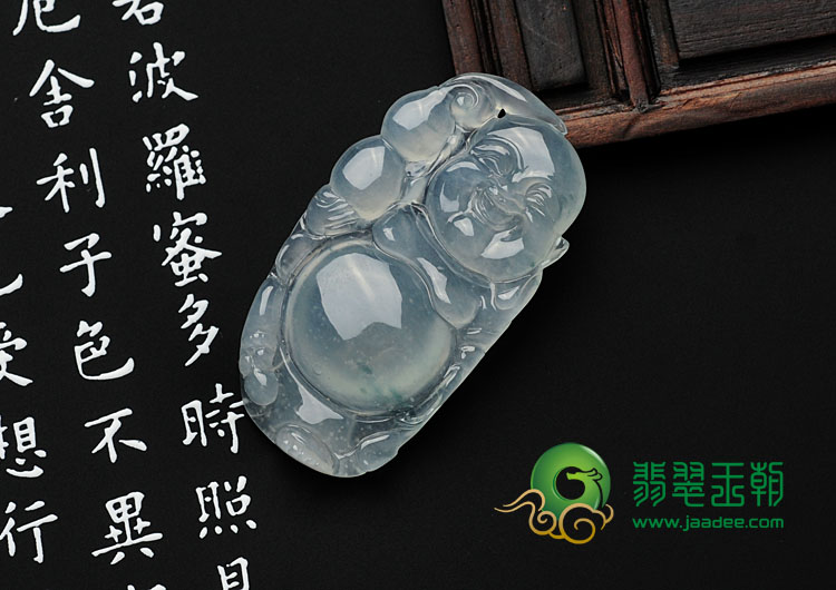 冰玻种飘花缅甸翡翠逍遥佛挂件