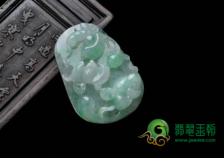 冰种飘翠缅甸翡翠鸟语花香挂件