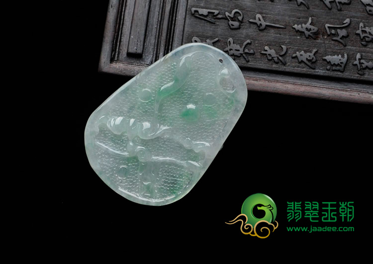冰种飘翠缅甸翡翠鸟语花香挂件