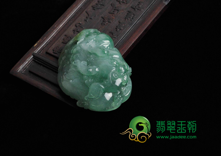 冰种蓝晴水缅甸翡翠貔貅挂件