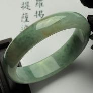 糯冰种飘花缅甸翡翠贵妃镯（50.9mm-46.2mm）