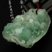 糯冰种晴水略飘花缅甸翡翠今非昔比手玩件