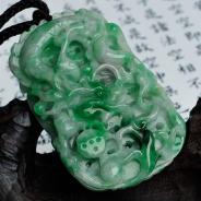 糯冰种阳绿缅甸翡翠龙牌挂件