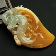 糯冰种黄翡缅甸翡翠龙行天下挂件