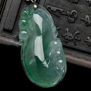 冰种绿晴水缅甸翡翠福瓜挂件