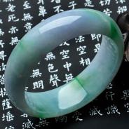 糯冰种春带彩缅甸翡翠手镯（57.3）
