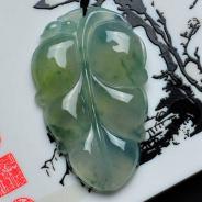 冰种淡黄翡飘花缅甸翡翠叶子挂件