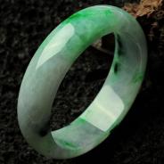 糯冰种春带彩缅甸翡翠手镯（58.4mm）