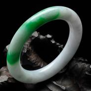 细糯种飘阳绿缅甸翡翠圆条手镯（55.3mm）