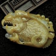糯冰种三彩缅甸翡翠鱼龙手玩件
