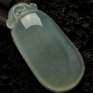 冰种淡晴水缅甸翡翠福瓜挂件