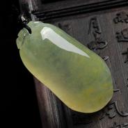 冰种黄翡缅甸翡翠福瓜挂件