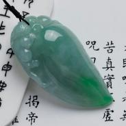 糯冰种豆绿缅甸翡翠福瓜挂件