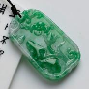 糯冰种阳绿缅甸翡翠双喜临门挂件
