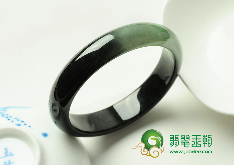 糯冰种黑色晴水缅甸翡翠手镯（57.5mm）