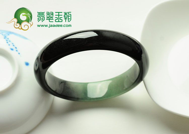 糯冰种黑色晴水缅甸翡翠手镯（57.5mm）