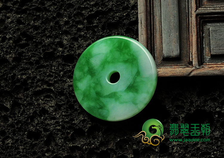 糯冰种瓜皮绿缅甸翡翠平安扣挂件