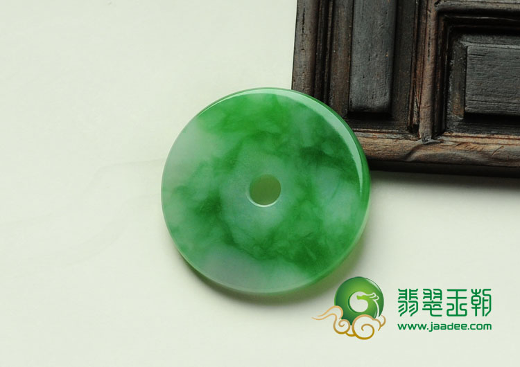 糯冰种瓜皮绿缅甸翡翠平安扣挂件