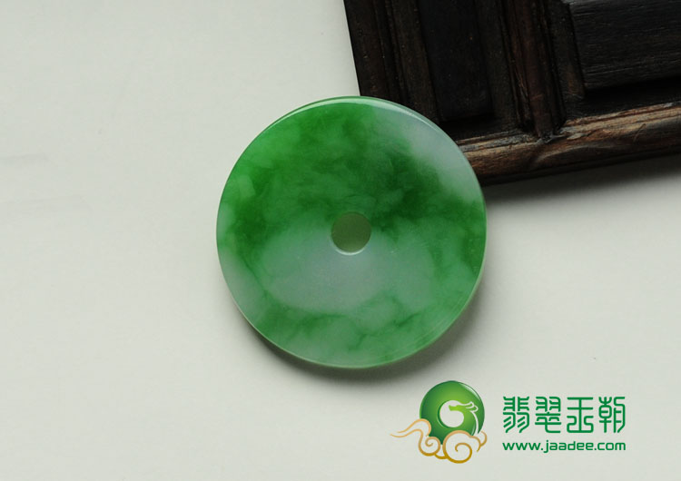 糯冰种瓜皮绿缅甸翡翠平安扣挂件