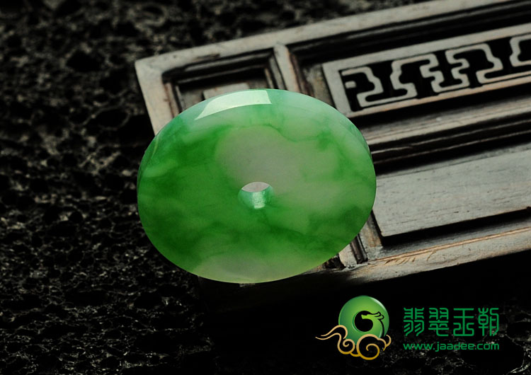 糯冰种瓜皮绿缅甸翡翠平安扣挂件