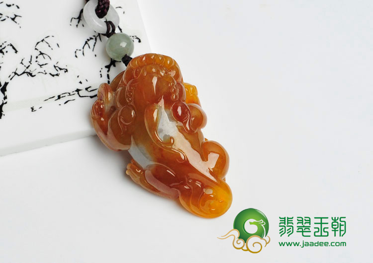 冰种红黄翡缅甸翡翠貔貅献宝手玩件