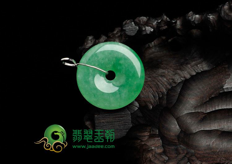 冰种苹果绿缅甸翡翠镶白金平安扣胸坠（真钻）