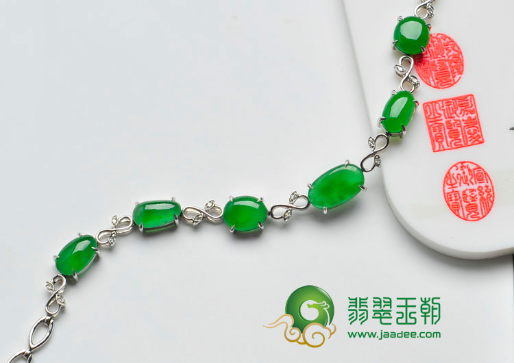 冰种阳绿缅甸翡翠手链