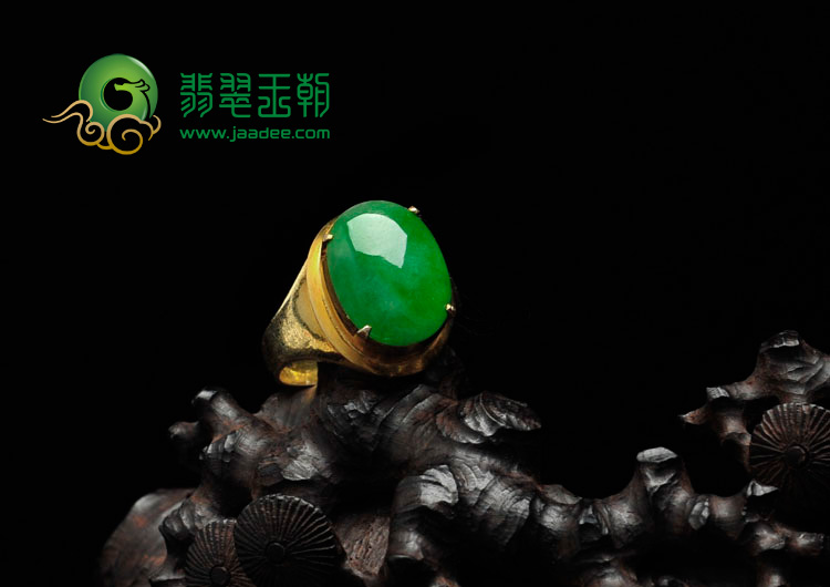 冰种阳绿缅甸翡翠戒面