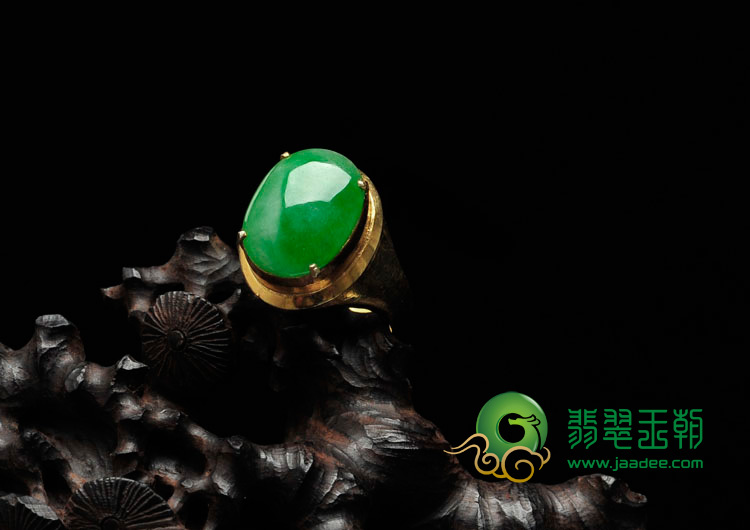 冰种阳绿缅甸翡翠戒面