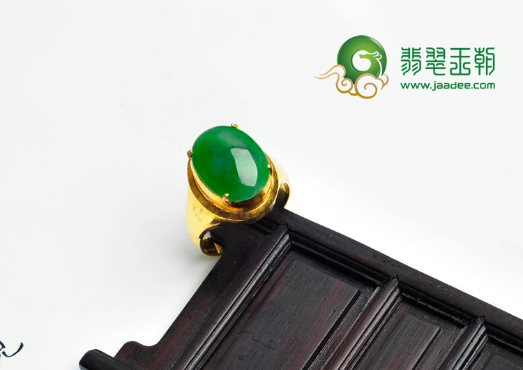 冰种阳绿缅甸翡翠戒面
