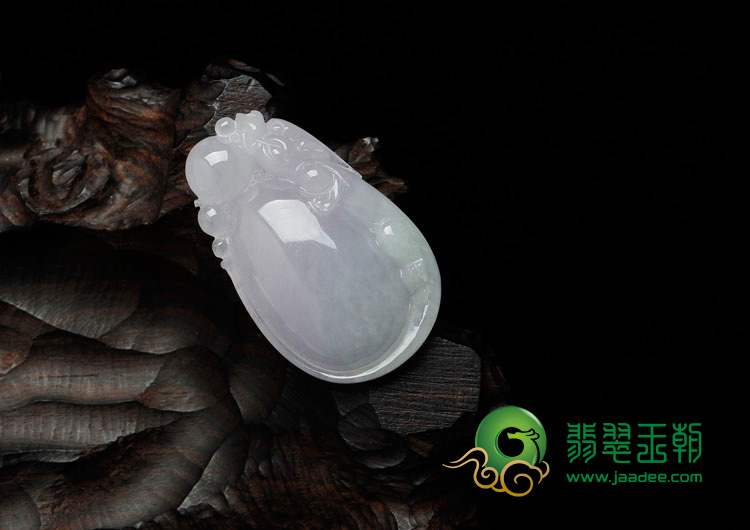 糯冰种淡紫罗兰略带晴水缅甸翡翠貔貅抢桃挂件