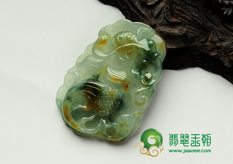 冰种黄翡飘花缅甸翡翠年年有余挂件