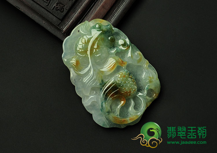 冰种黄翡飘花缅甸翡翠年年有余挂件