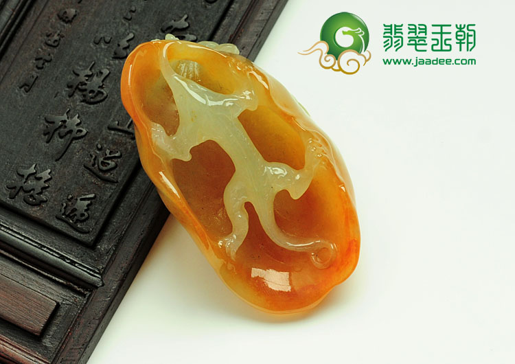 冰种黄翡缅甸翡翠随机应变挂件