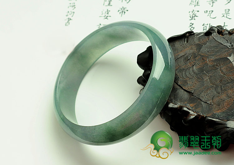 糯冰种油青缅甸翡翠手镯（59.2mm）