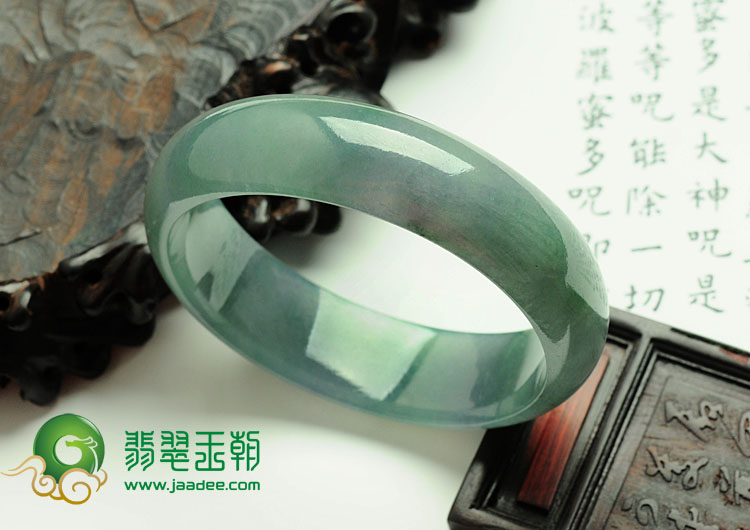 糯冰种油青缅甸翡翠手镯（59.2mm）