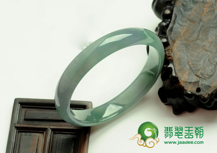 糯冰种油青缅甸翡翠手镯（54.4mm）
