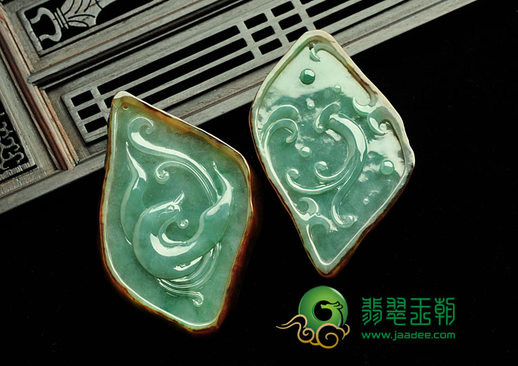 糯冰种褐黄翡飘花缅甸翡翠龙凤牌挂件