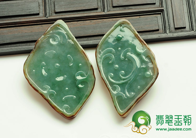 糯冰种褐黄翡飘花缅甸翡翠龙凤牌挂件